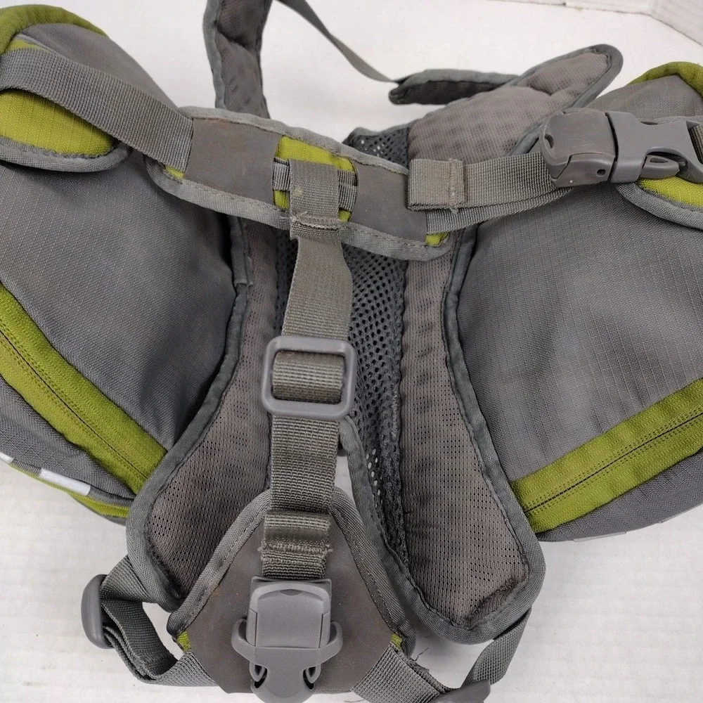REI Ultra Dog Pack size Small Green Lightweight for Hiking, Backpack Fishing